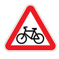 Дорожный знак Пересечение с велосипедной дорожкой
