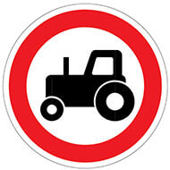 Дорожный знак Движение тракторов запрещено